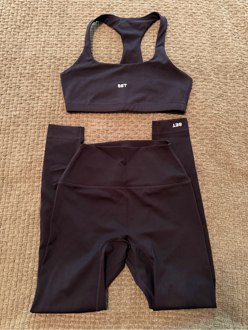 Set Active Sportbody Set. Size M both top and bottom. Great condition
